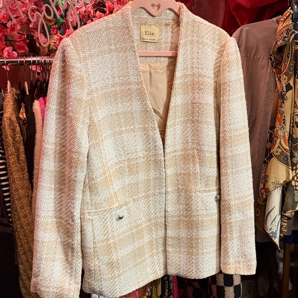 Elie Tahari Jackets & Blazers - Elie Tahari Women's Cream Blazer